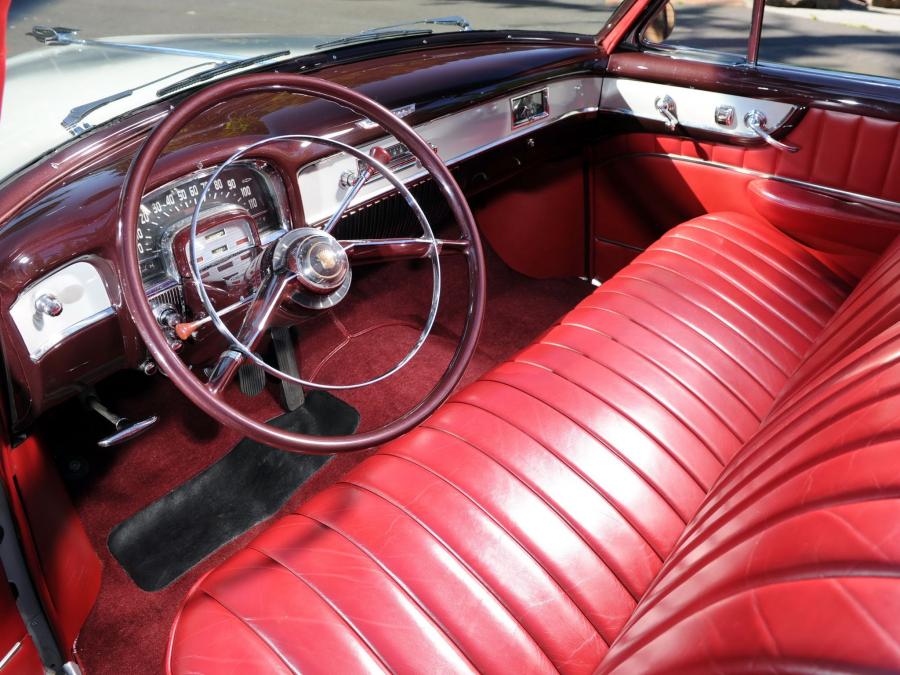  Cadillac Series 62 Convertible 1951 года  (фото 17 из 21)
